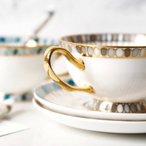 un piattino tazza di caffè ceramica inglese tè pomeridiano rosso tazza di tè piattino set tazza di caffè europeo confezione regalo
