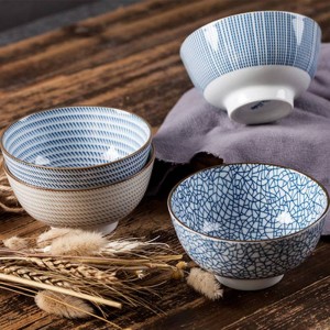 Set di 4 ciotole da pranzo in ceramica in stile tradizionale giapponese Set di stoviglie in porcellana da riso in porcellana Regalo migliore 4,5 pollici 300 ml con scatola