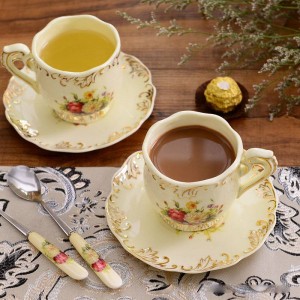 Set di tazze e piattini da caffè in ceramica Tazze da tè nero Coppia tazze da tè in porcellana avorio con supporto Regalo di Natale per utensili da caffè